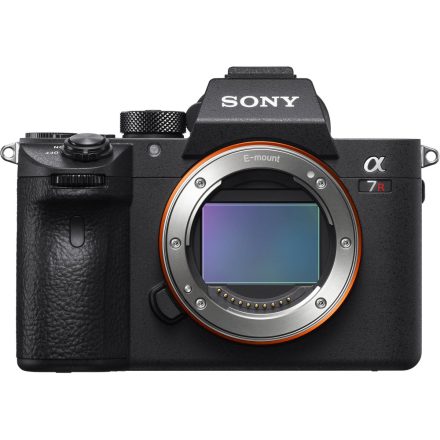 Sony Alpha 7R III fényképezőgép 35 mm-es Full Frame képérzékelővel (ILCE7RM3AB.CEC)