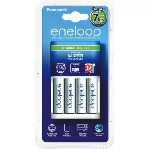   Panasonic Eneloop K-KJ17MCC40E akkumulátor töltő 4 db 1900mAh AA akkumulátorral