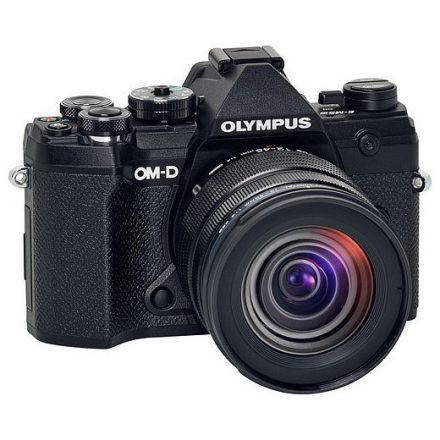 Olympus OM-D E-M5 Mark III kit (12-45mm f/4 PRO) (fekete/fekete)