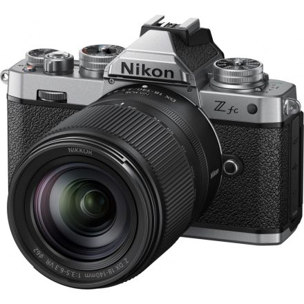 Nikon Z fc kit (Z DX 18-140mm f/3.5-6.3 VR)