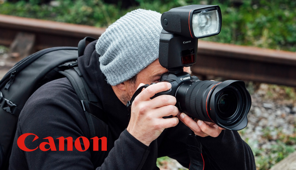 Itt a Canon RF 135mm f/1.8L IS USM és a Speedlite  EL-5 vaku!